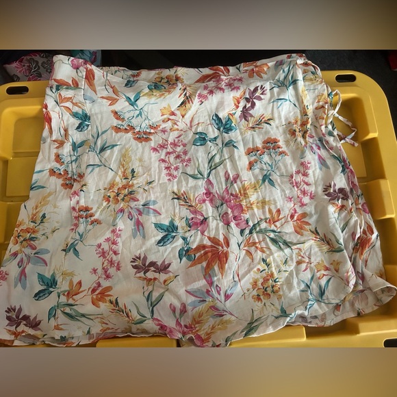 Torrid Floral set.  Skort and top - Multicolor size 2 X - Picture 2 of 4